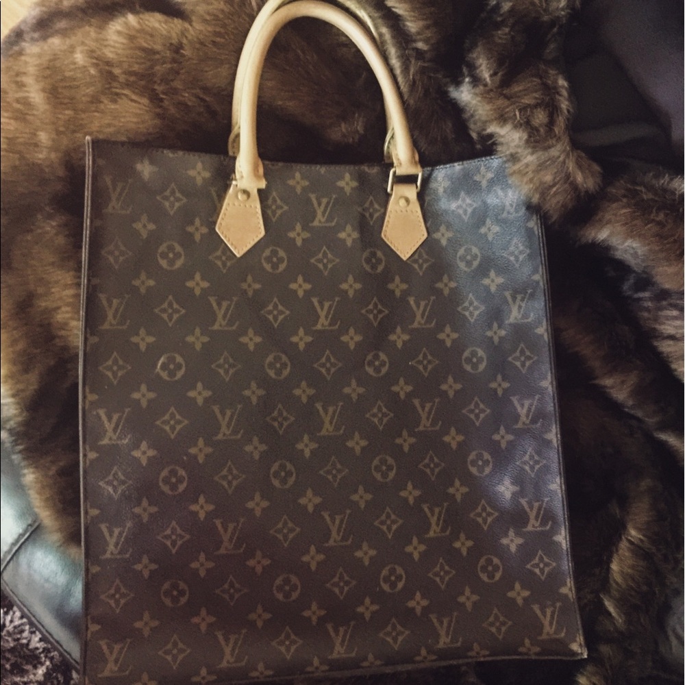 Authentic Louis Vuitton Sac Plat GM