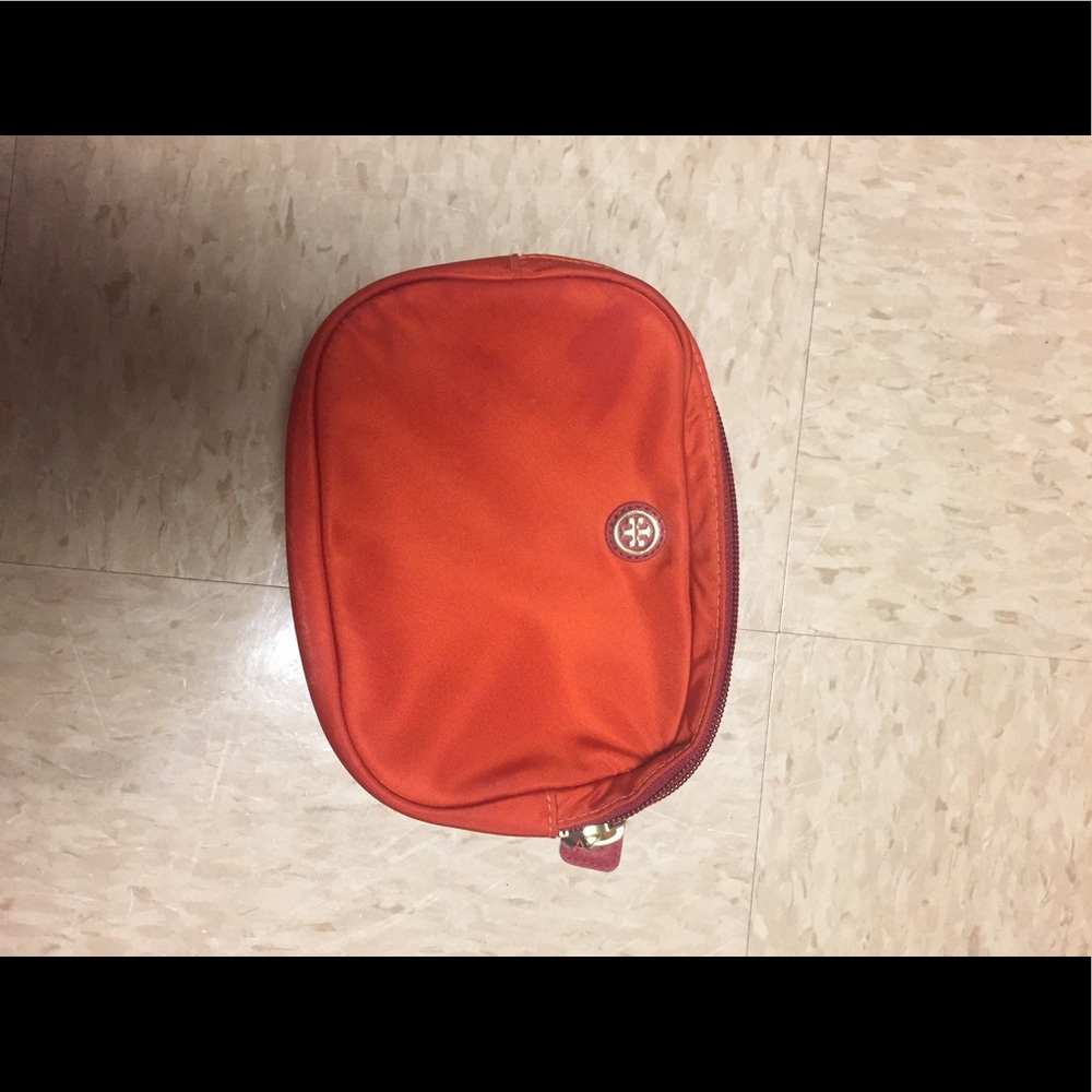 Tory burch makeup bag!!