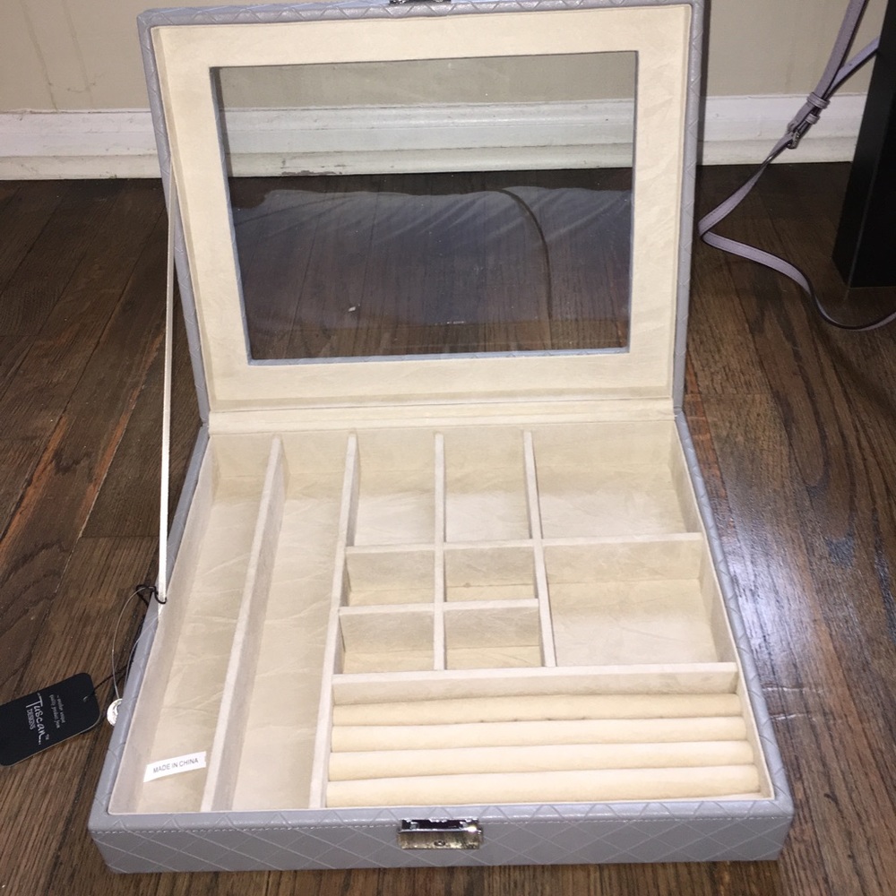Jewelry box - Picture 2 of 3