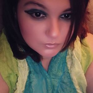 Meet your Posher, Ana l.