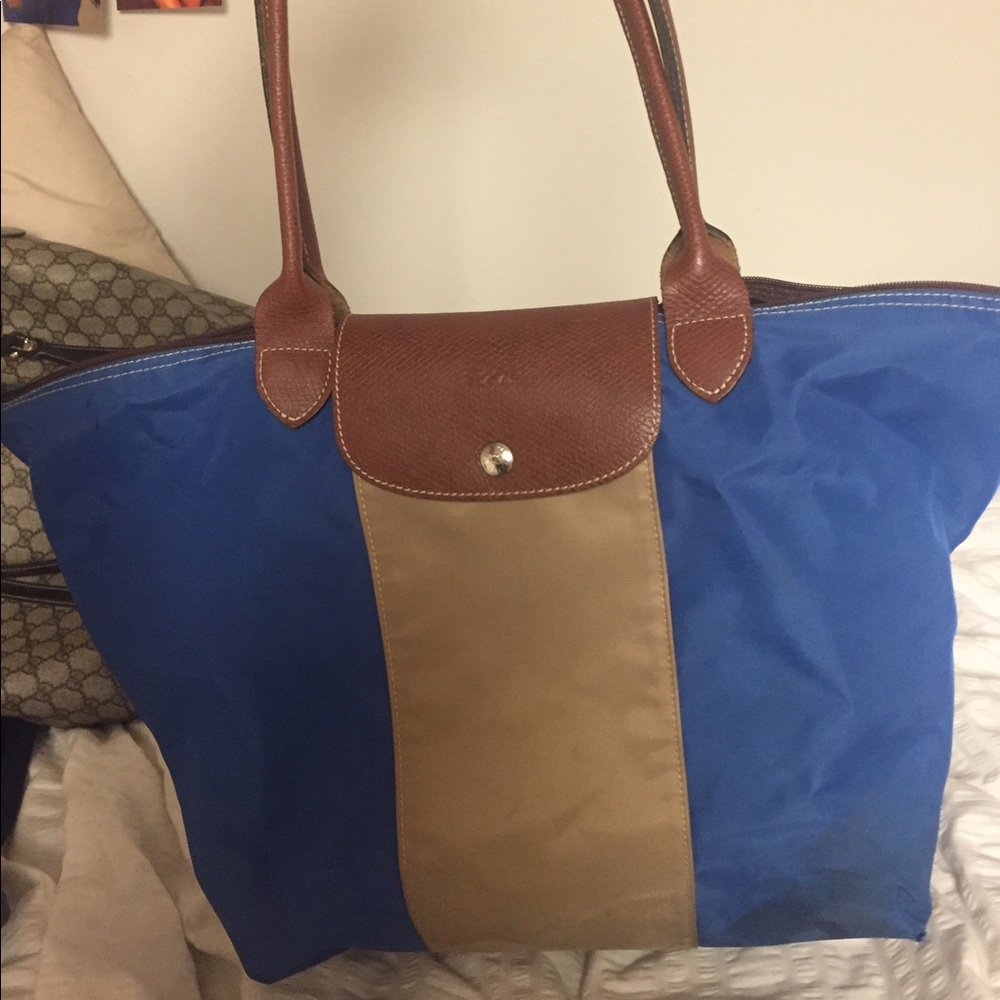 Medium sized Longchamp bag!!