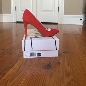 Dolce Vita - Oaklee Red suede pump!