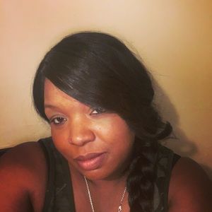 Meet your Posher, Carla