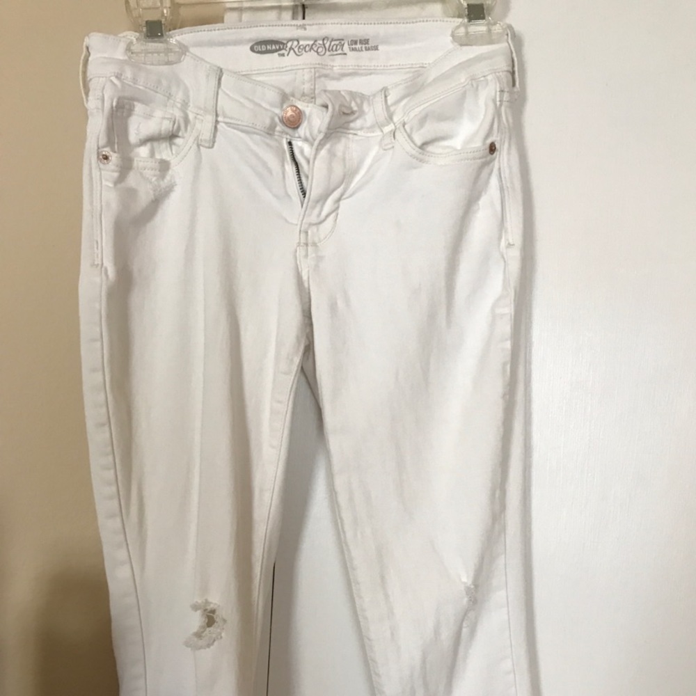 White distressed jeans