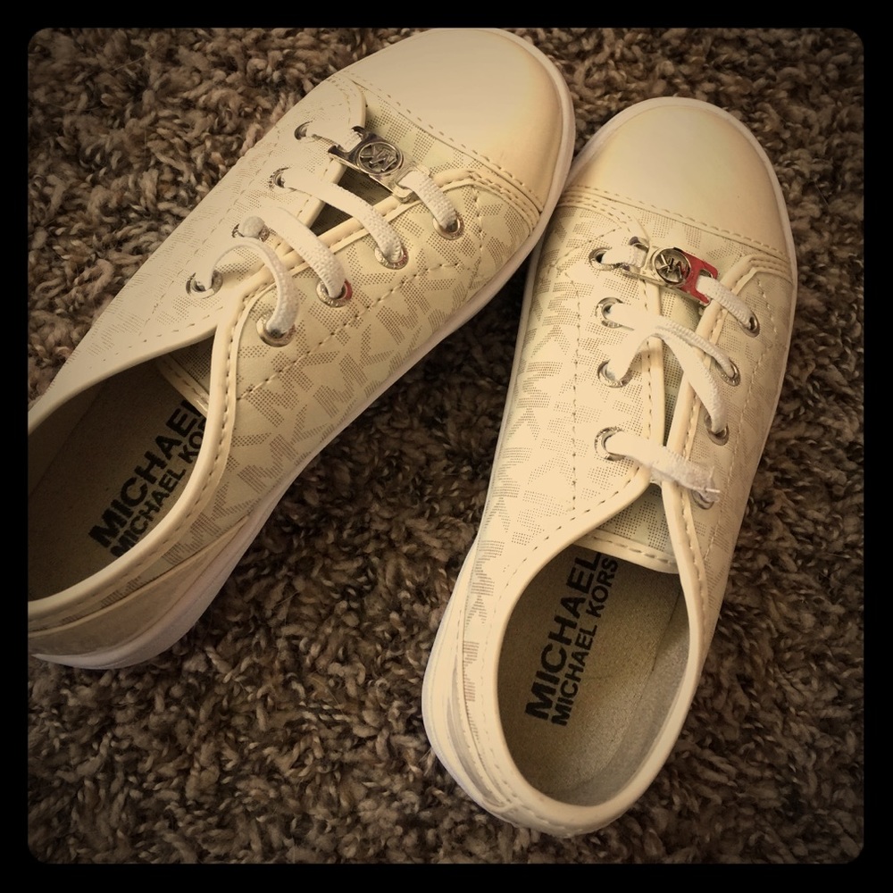 MK girls shoes