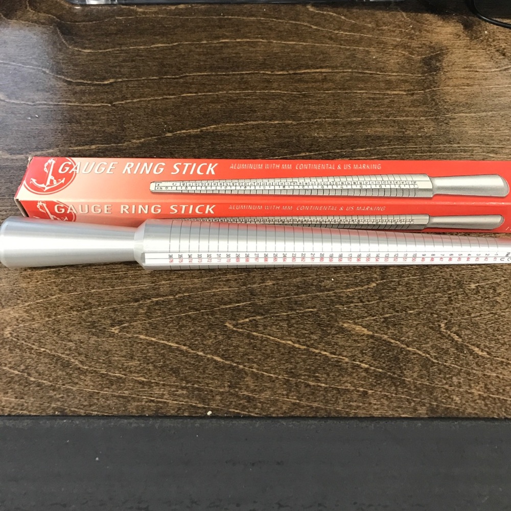 An aluminum ring sizer