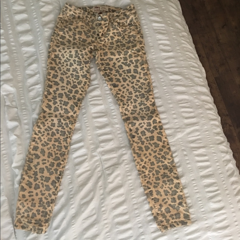 Leopard print skinny jeans