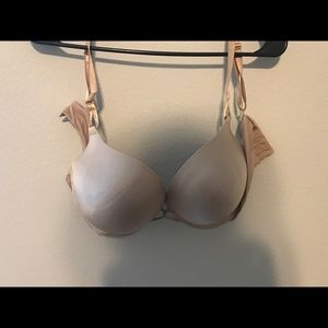 Victoria's Secret bombshell bra
