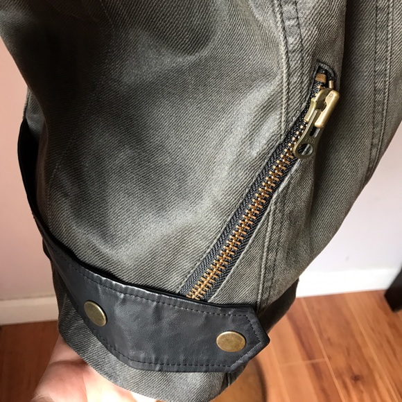 Free People Pieced Vegan Motorcycle Jacket Sz 6 - Picture 4 of 8