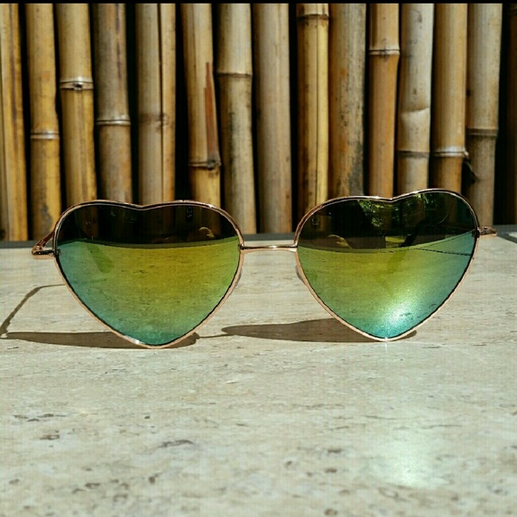 *LAST ONE-NEW Yellow/Green Mirror Heart Sunglasses - Picture 5 of 6