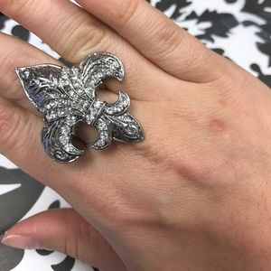 FLEUR de LIS Statement ring