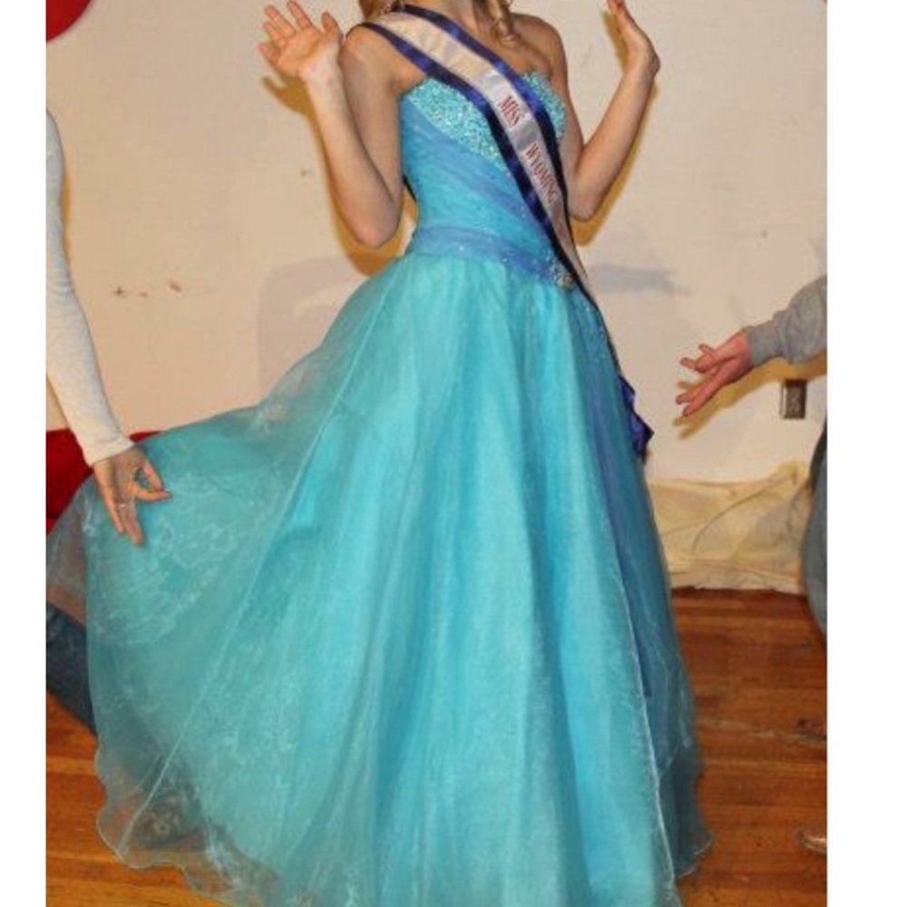 Blue prom dress