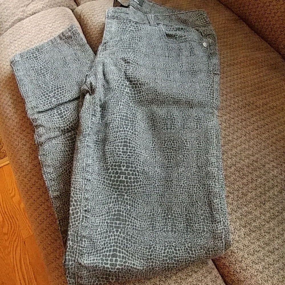 Jeans - Picture 1 of 2