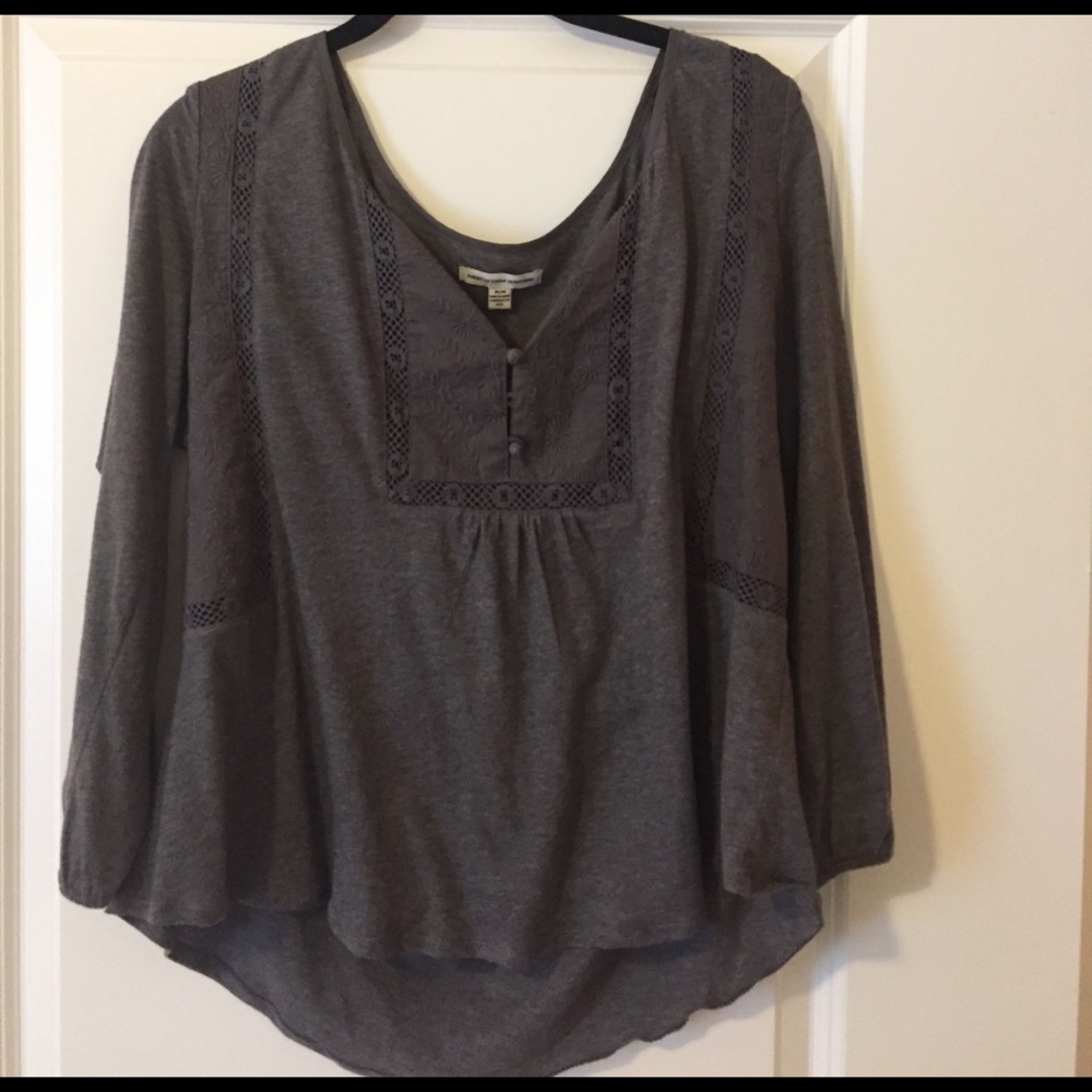 American Eagle Outfitters Grey 3/4 Sleeve Top