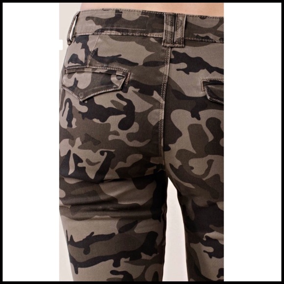 Distressed Camo Skinnies - Picture 6 of 8