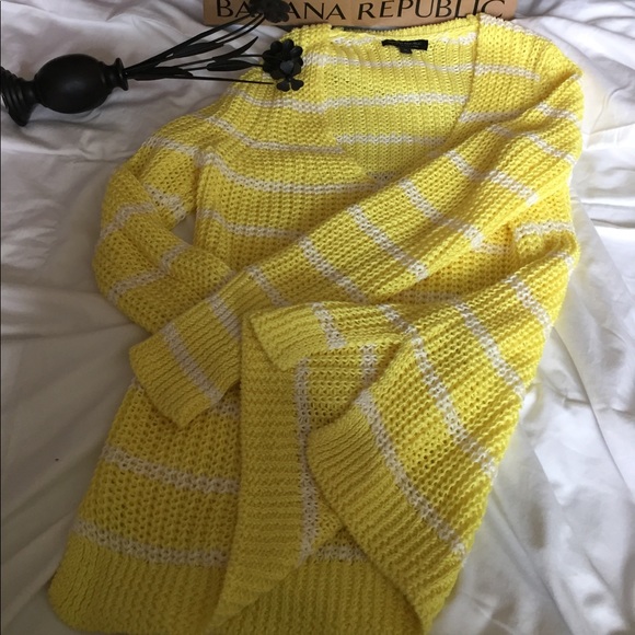 Banana Republic v-neck stripe knit sweater! - Picture 2 of 4