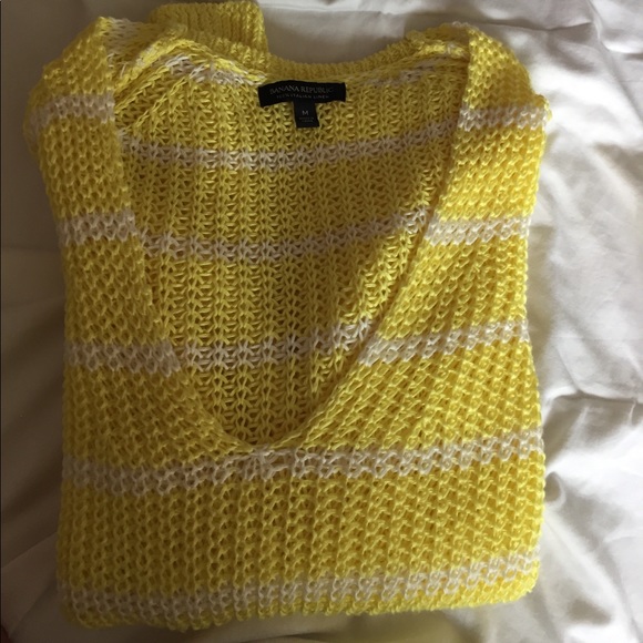 Banana Republic v-neck stripe knit sweater! - Picture 4 of 4