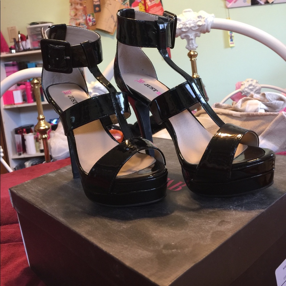 Gorgeous Black Heels, great for going out!!!