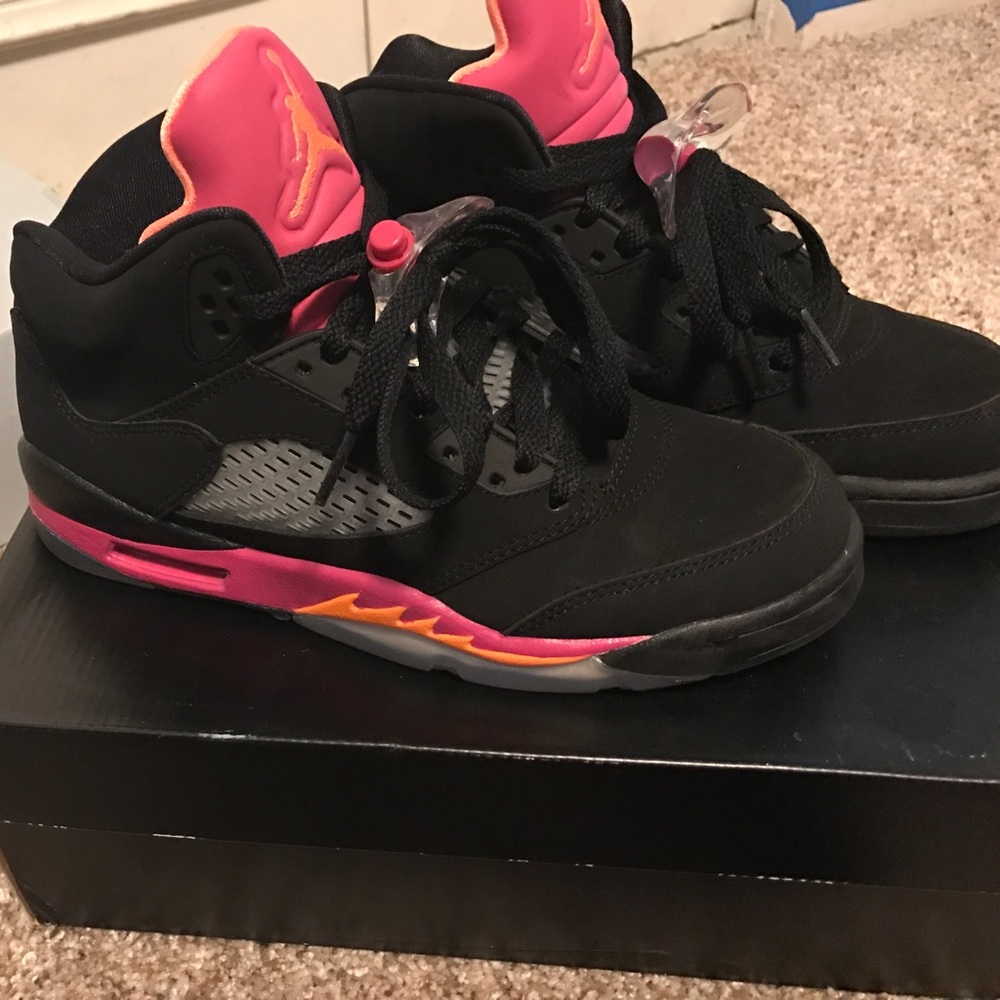 Nike Girls Air Jordan 5 Retro , size 5 Y Like NEW