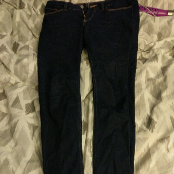 Dark Levi's - Picture 2 of 4