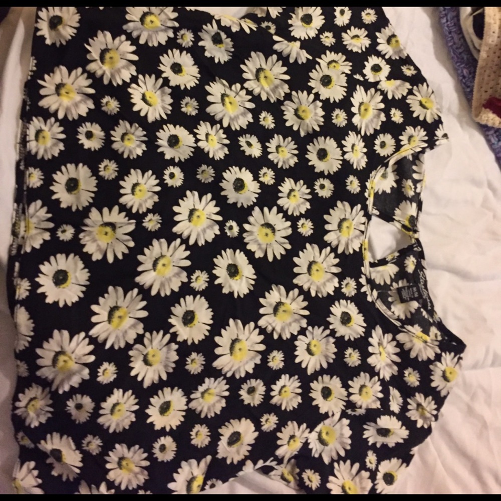 Daisy tee 🌻