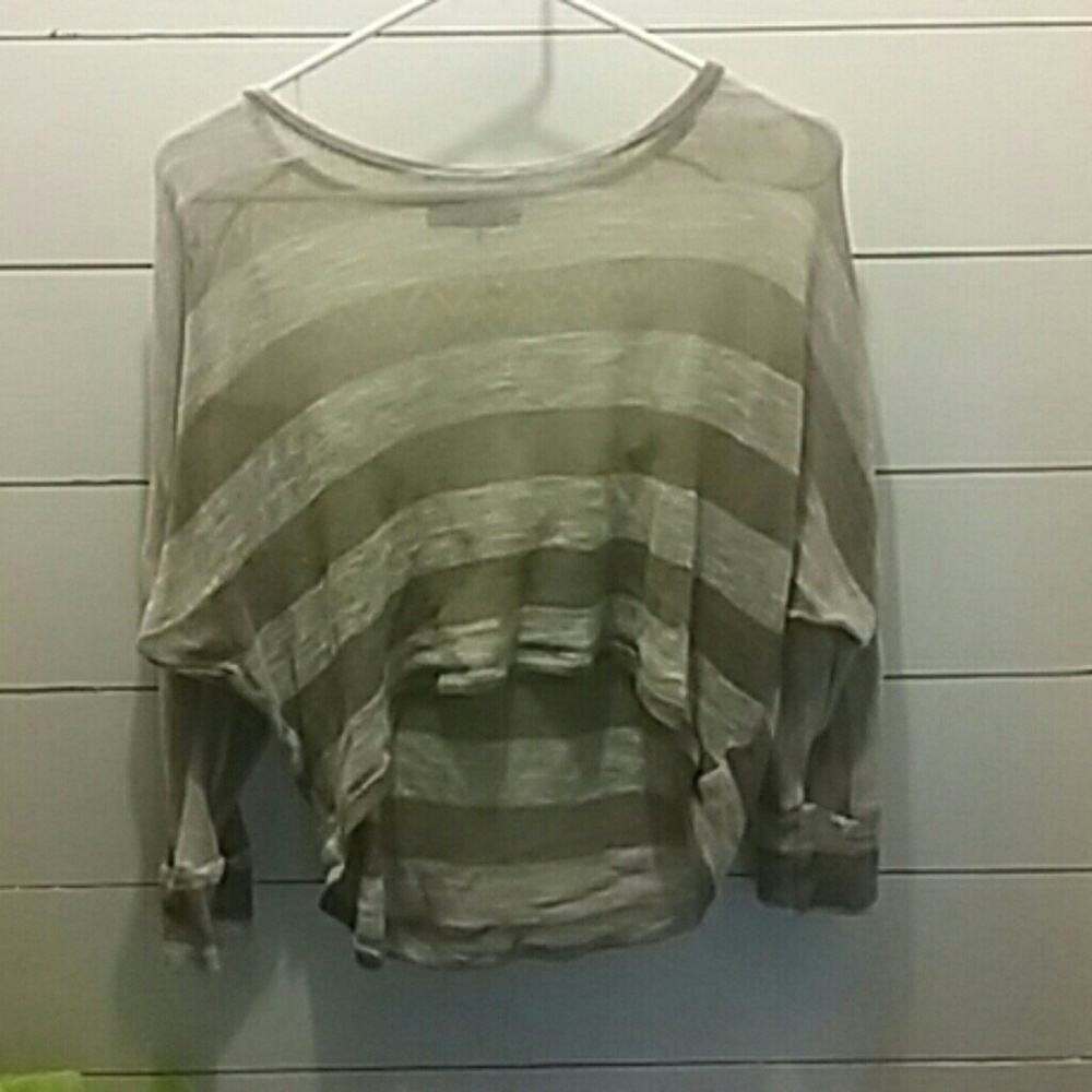 Half sleeved  knitted crop top