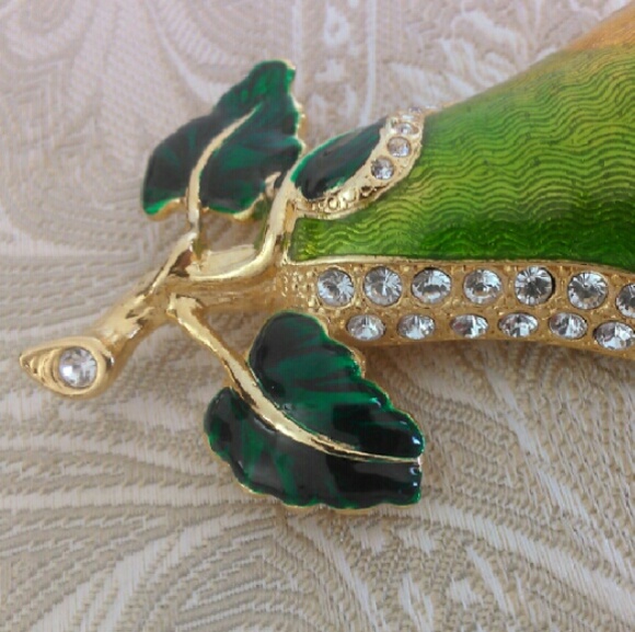 Large Berebi Pear Enamel Brooch - Picture 3 of 8