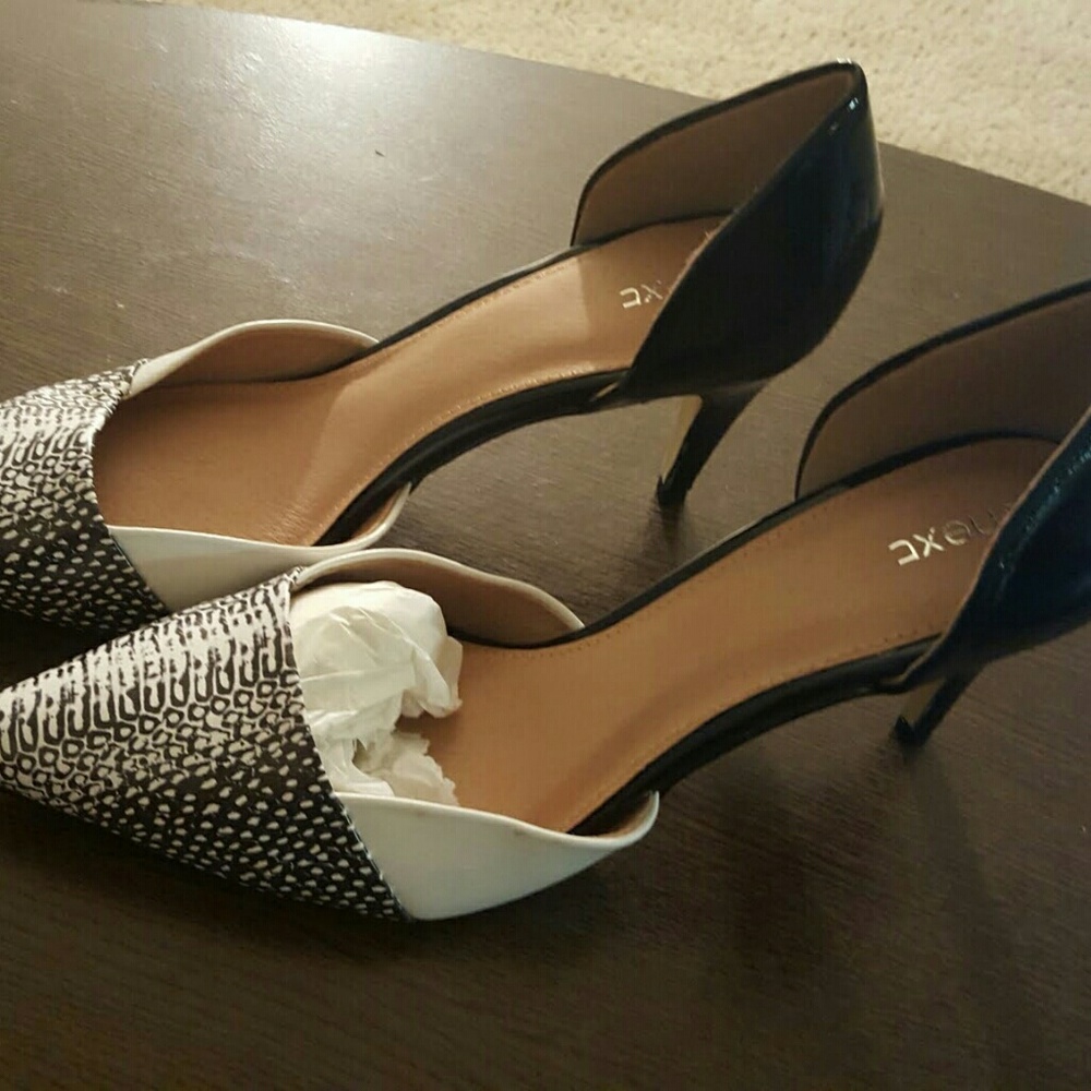 Brand New Point toe Heels