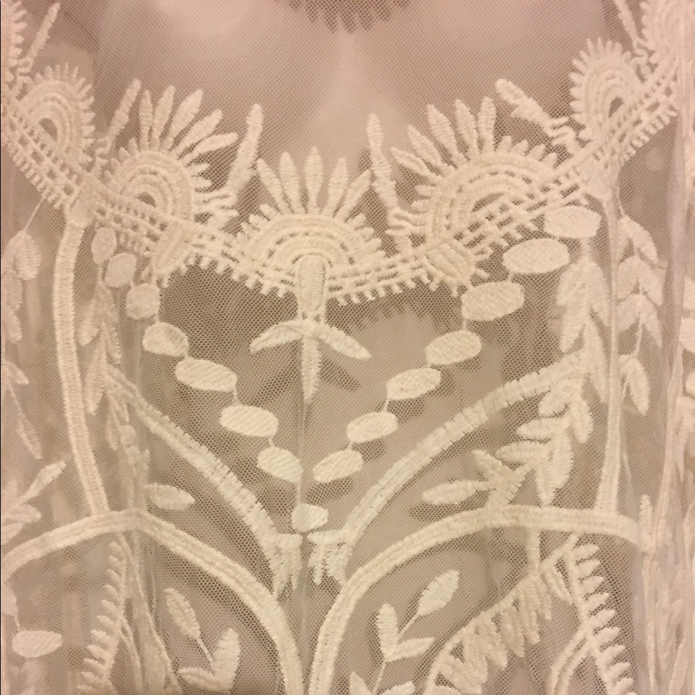 Lace top - Picture 2 of 3