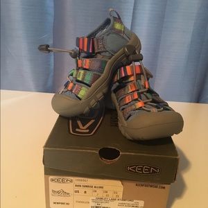 KEEN kids shoes brand new in the box never worn!