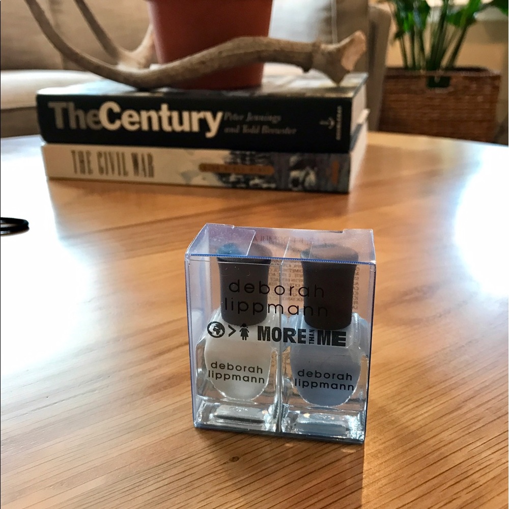 Deborah Lippmann nail polish 💅🏼✨🙋🏻