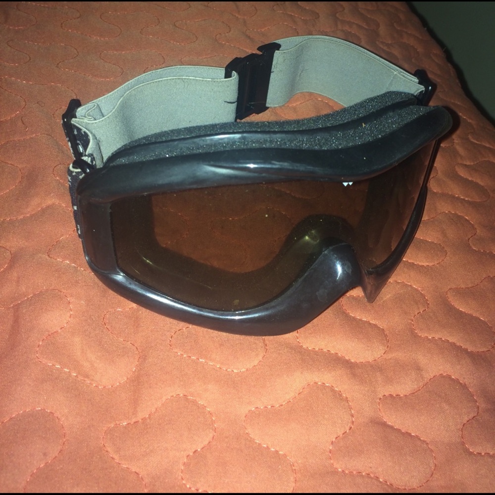 Ski goggles