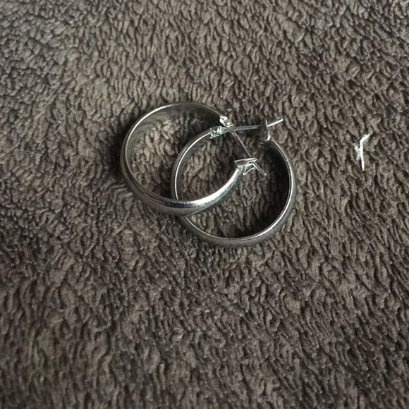 Earrings - Picture 1 of 1