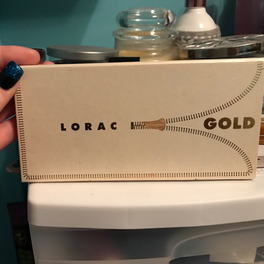 Lorac unzipped