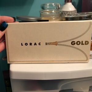 Lorac unzipped
