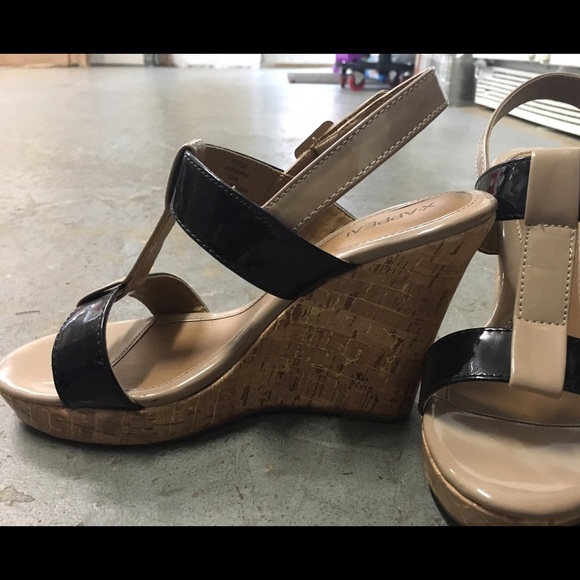 Black and beige wedges - Picture 2 of 3