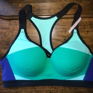 🆕 NWT Victoria's Secret Incredible Sports Bra