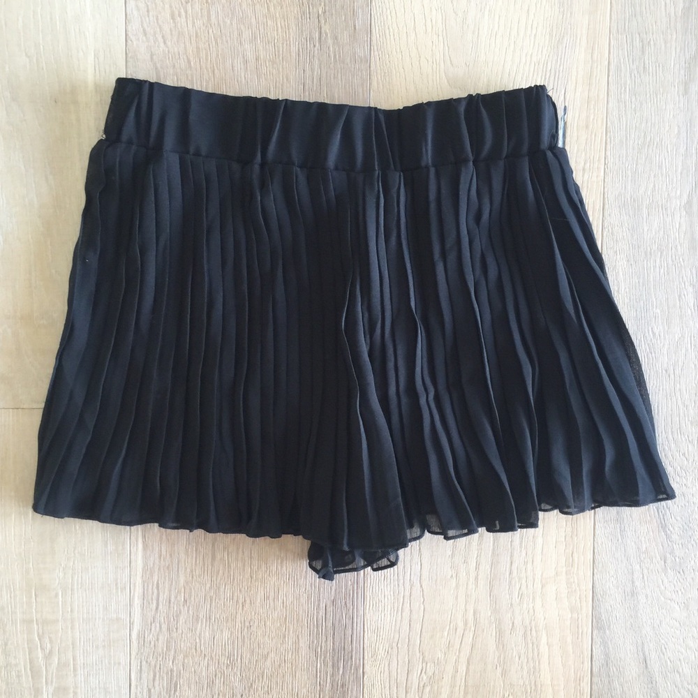 Pleated Black Shorts