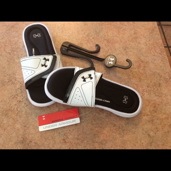 NWT women's under armour white & black slides - Picture 3 of 4
