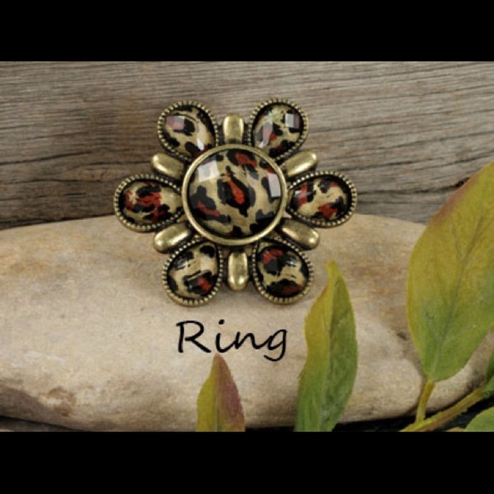 Leopard brown and gold whimsical ring.