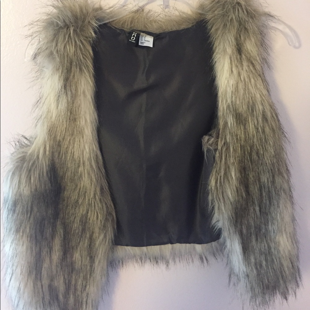 Faux fur short vest