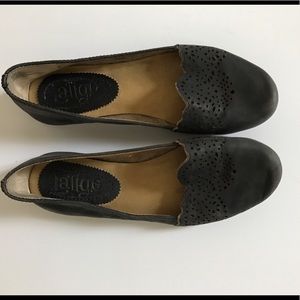 Latigo Navy Flats
