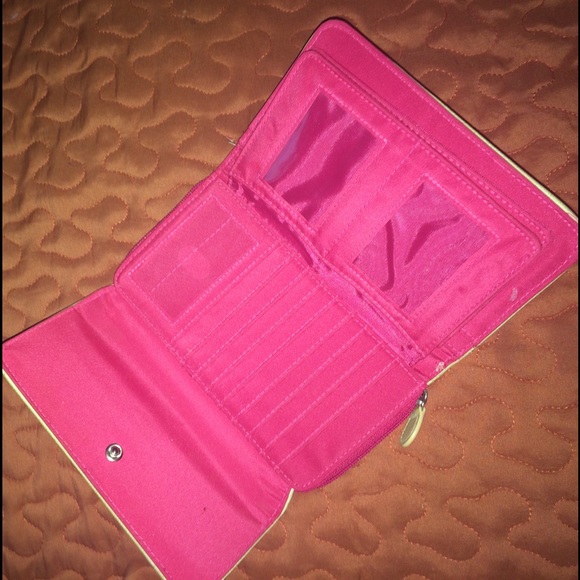 Colorful Wallet - Picture 2 of 4