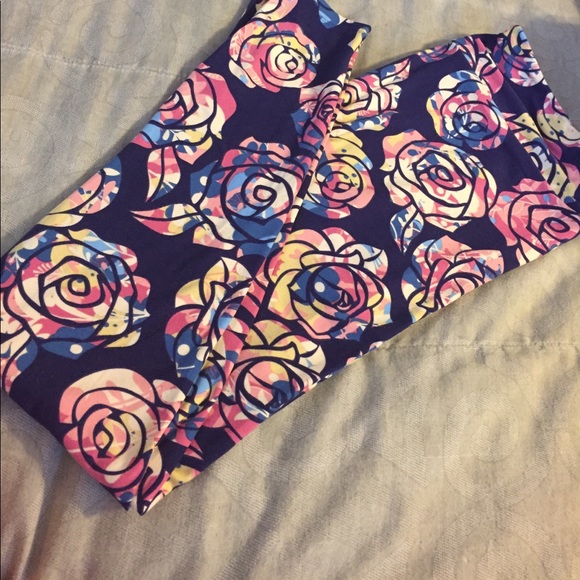 LuLaRoe Pants - LuLaRoe TC Leggings