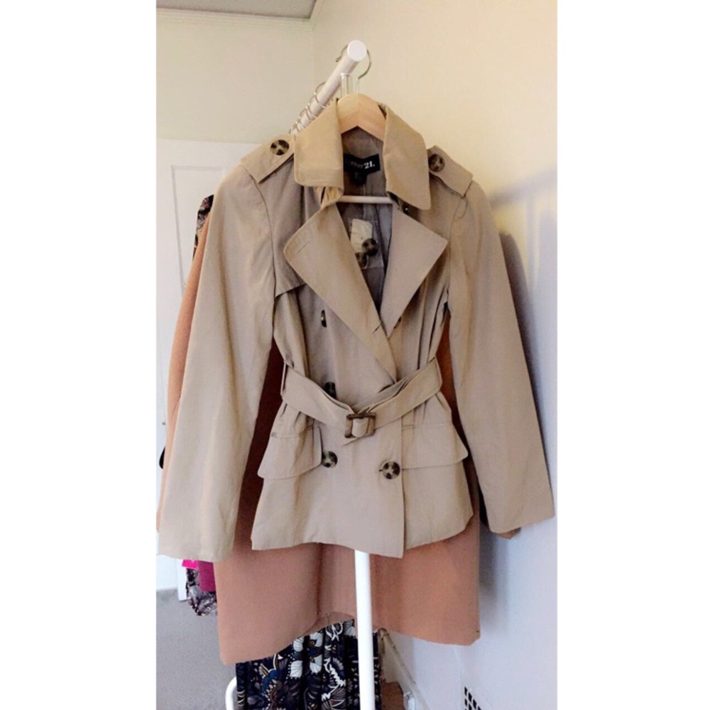 Trench Coat! ✨🌷🌂