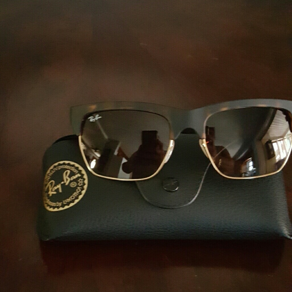 Sunglass