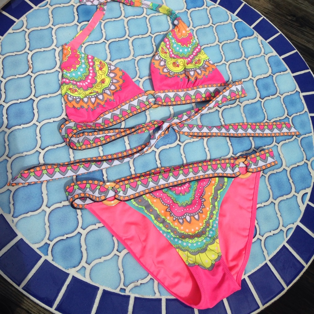 Victoria secret bathing suit top m & bottom s