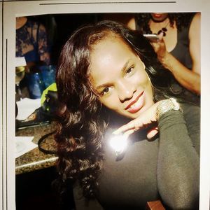 Meet your Posher, Camellia