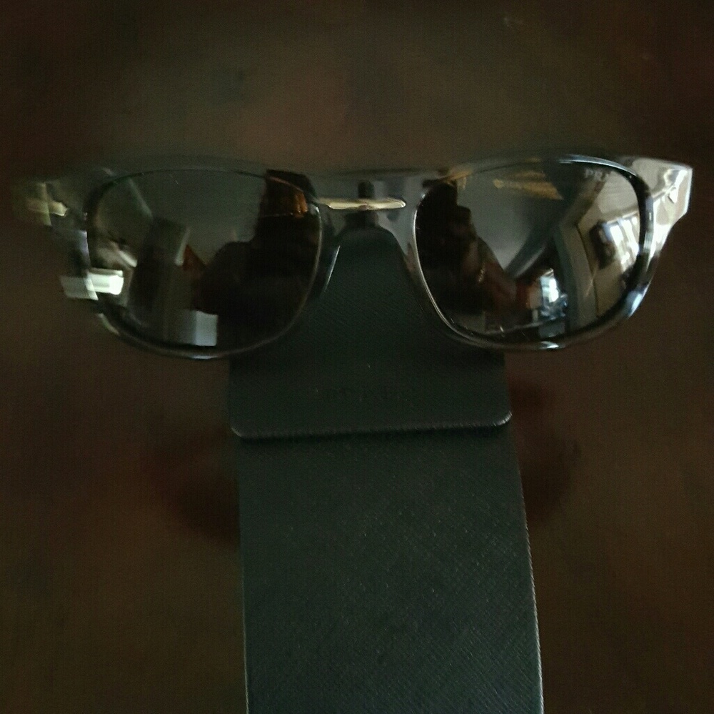 Sunglass