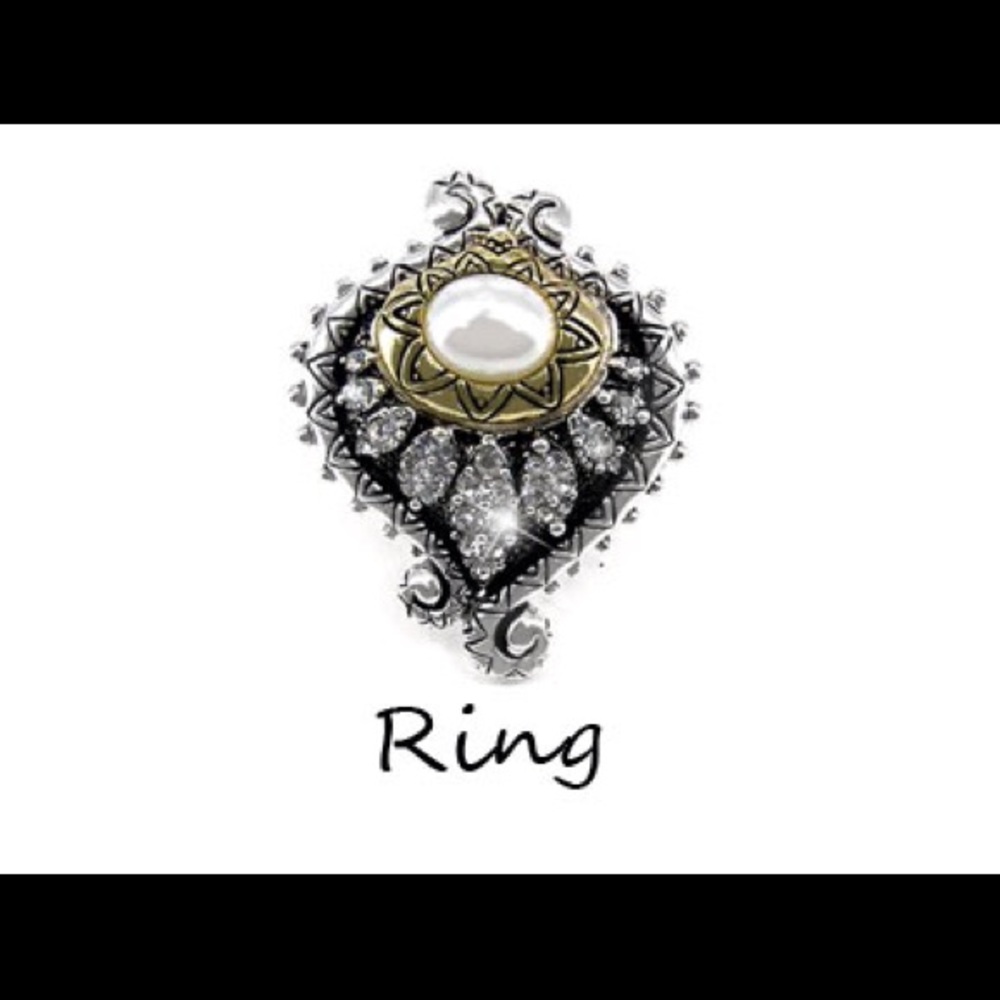 Shimmering pearls, dazzling crystals engraved ring